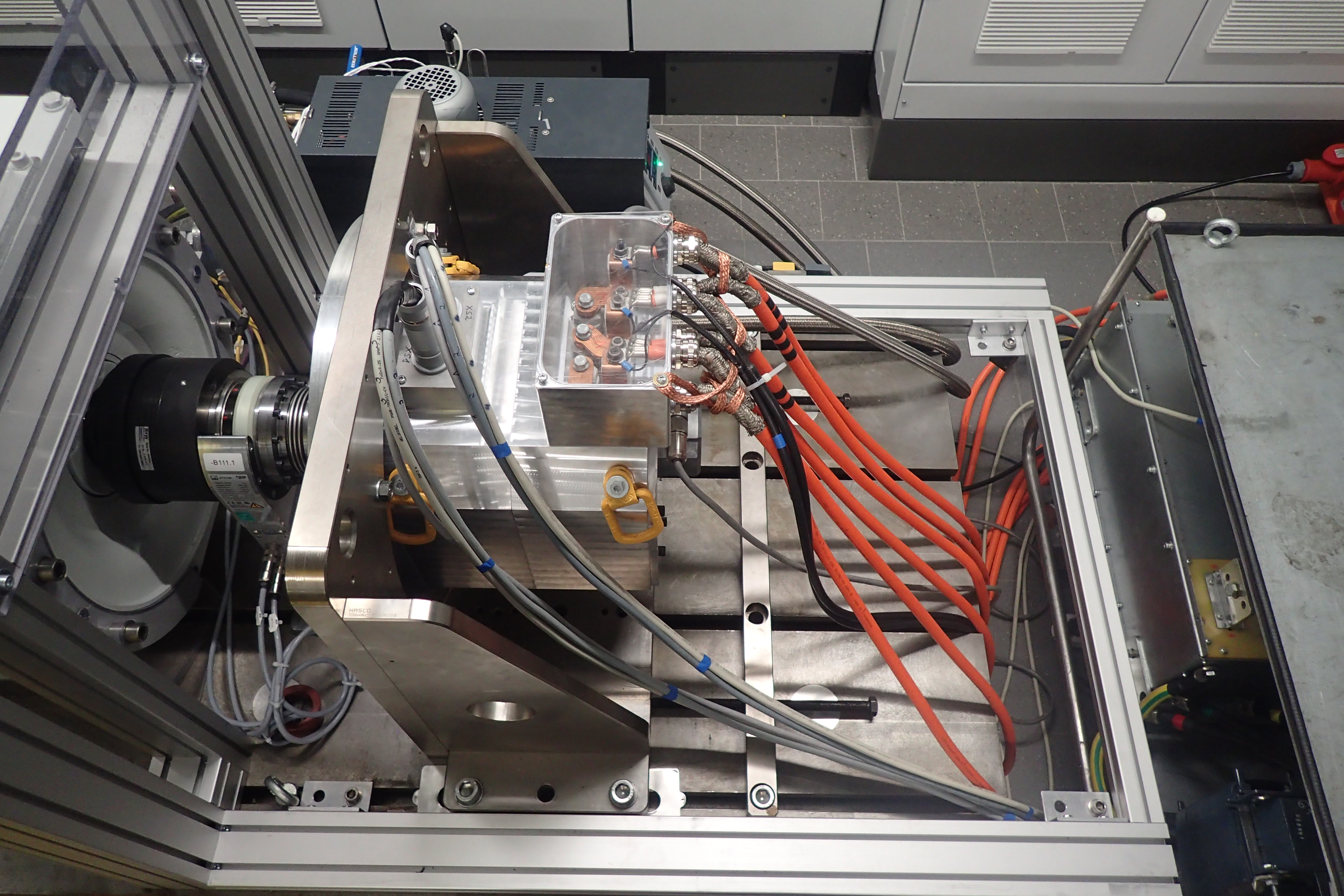 Test setup for the validation of a direct-cooled drive prototype